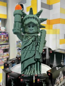 statue de la liberté souvenir dans le magasin lego